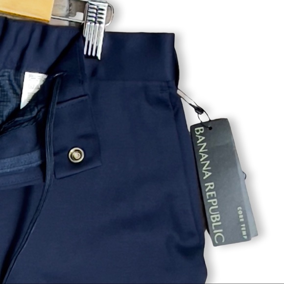 Banana Republic 9" Luxe City Short With Core Temp Technology Navy - Picture 7 of 16